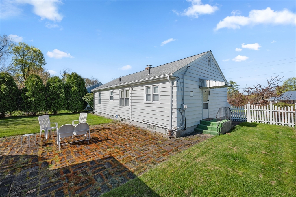 16 Thornton Road Worcester, MA 01606 - Photo 26 of 29