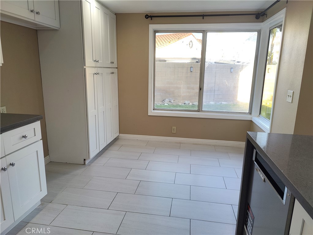 6953 Saddleback Place Rancho Cucamonga, CA 91701 - Photo 22 of 62 Kitchen breakfast nook area
