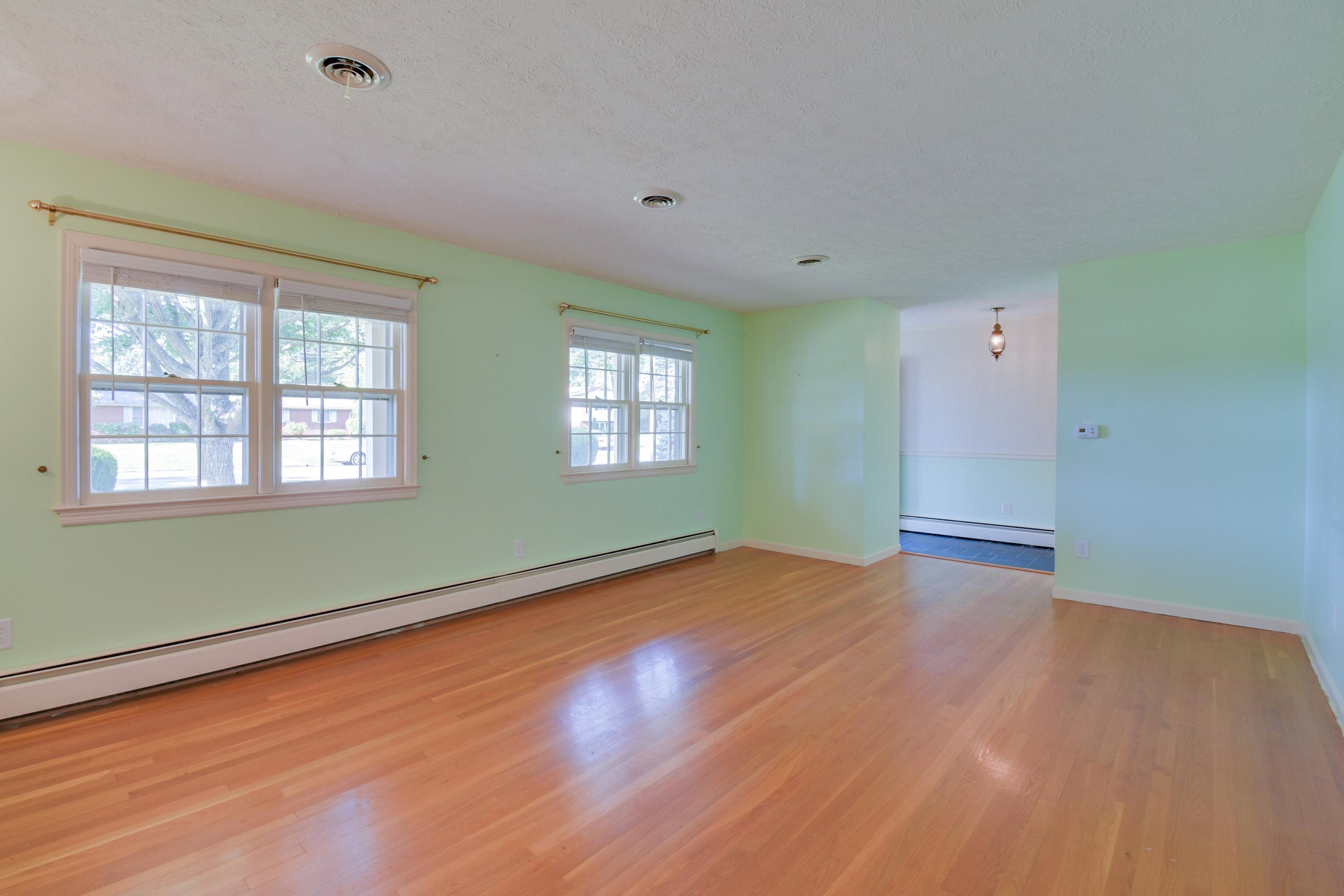 2116 Pickett Road Waynesboro, VA 22980 - Photo 10 of 43 Gallery Image 10