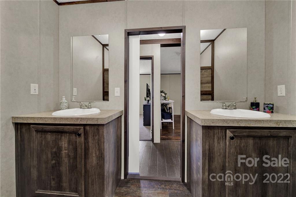 232 Muldoon Lane Clover, SC 29710 - Photo 17 of 36 Gallery Image 17