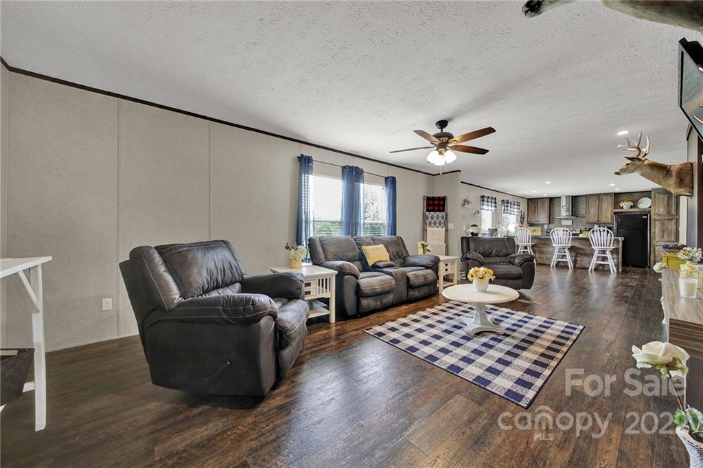 232 Muldoon Lane Clover, SC 29710 - Photo 4 of 36 Gallery Image 4