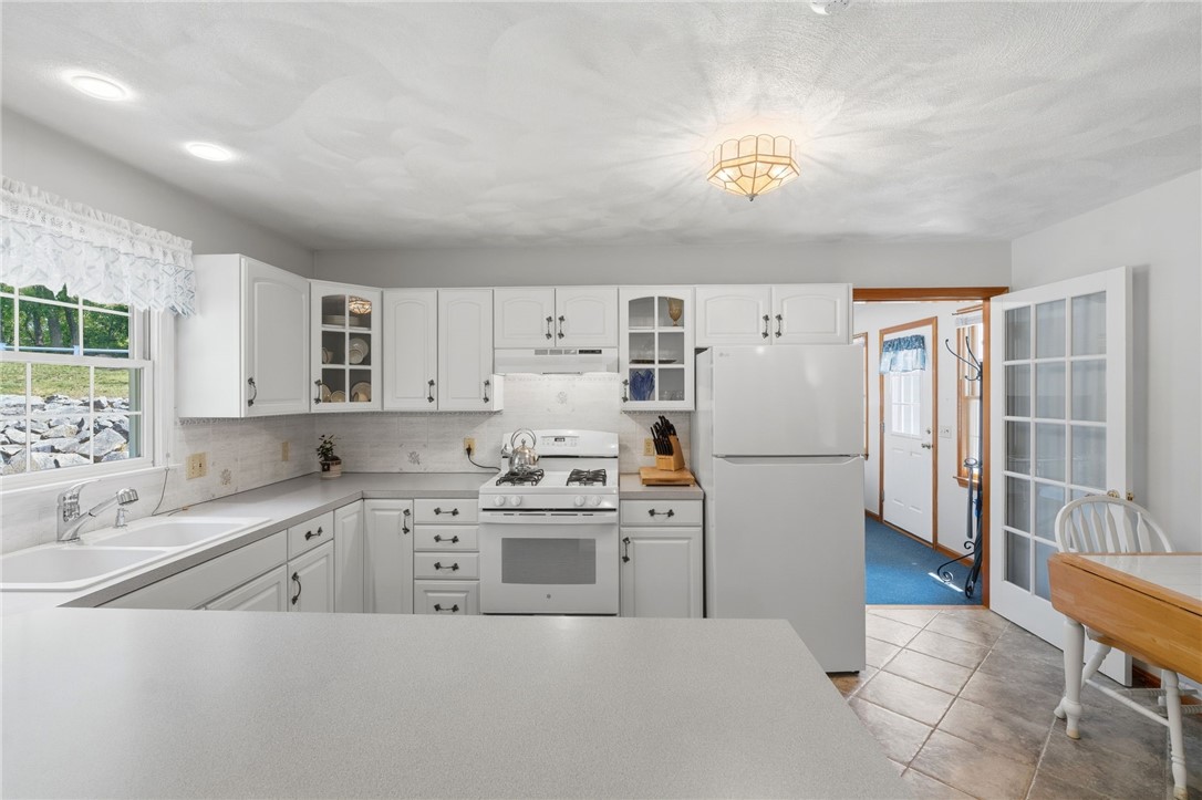 203 Tara Lane Woonsocket, RI 02895 - Photo 15 of 45