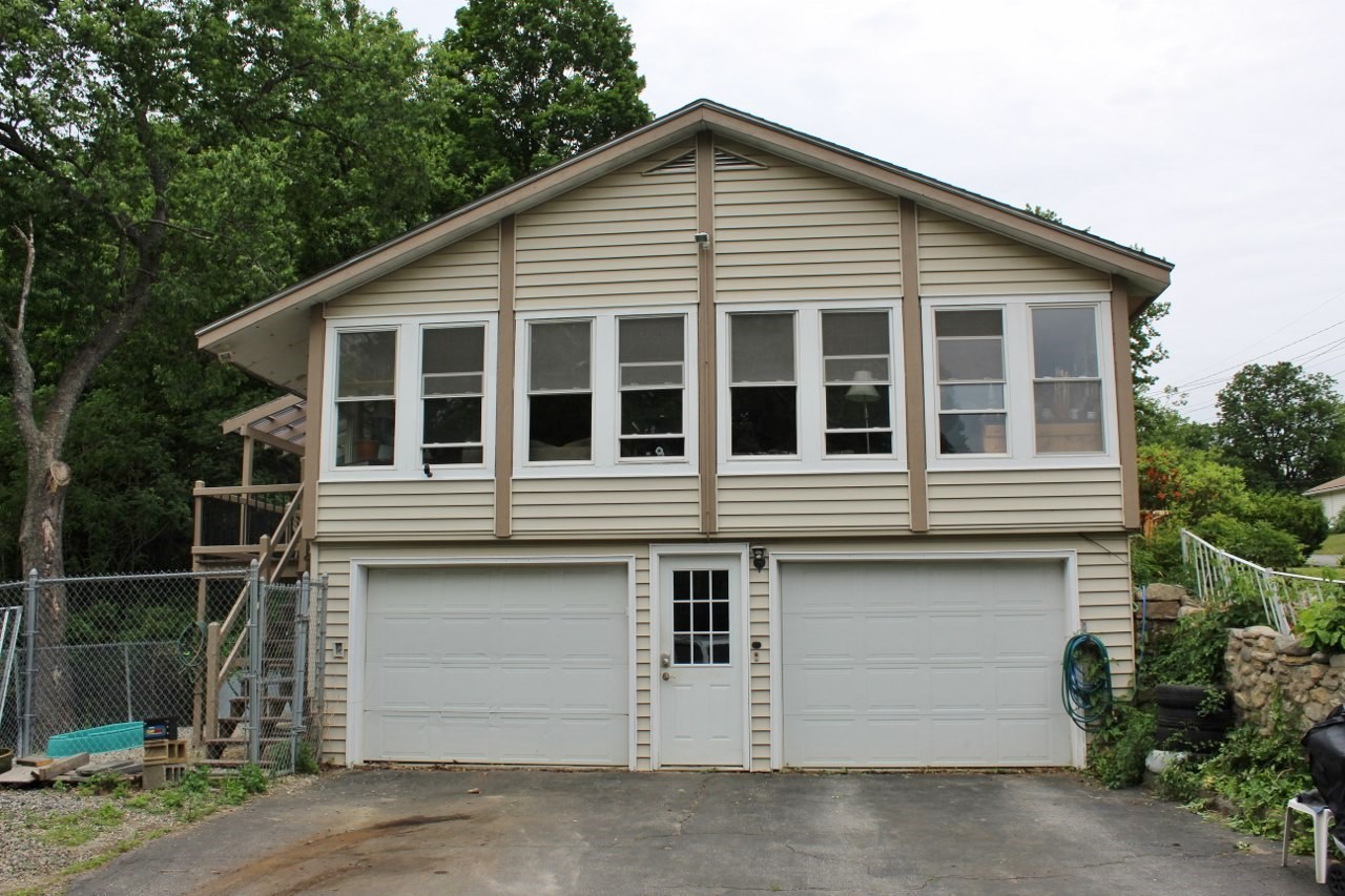 16 Clark Street Springfield, VT 05150 - Photo 3 of 27