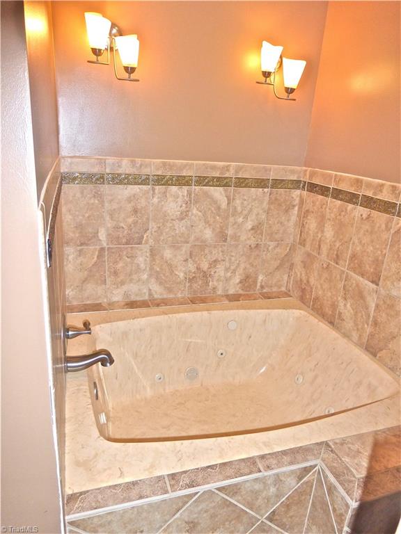 470 Crossingham Road Mount Airy, NC 27030 - Photo 16 of 30 Master Bath