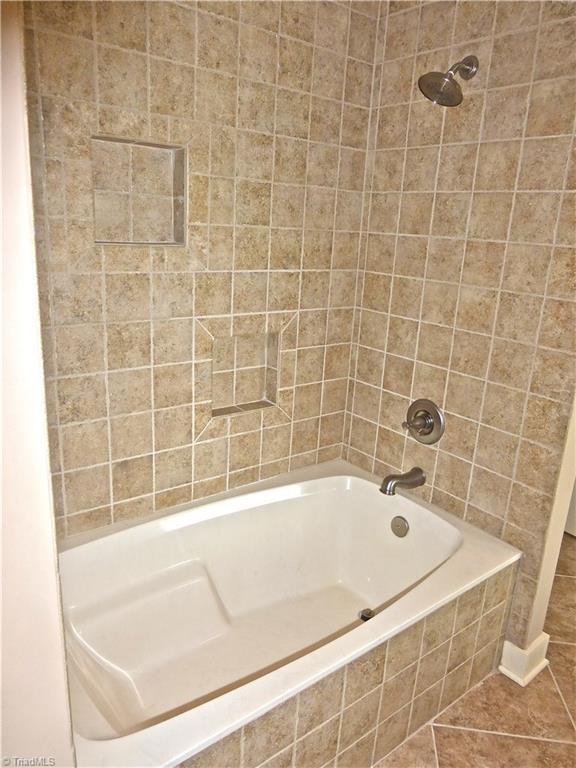 470 Crossingham Road Mount Airy, NC 27030 - Photo 25 of 30 2nd Floor Bath