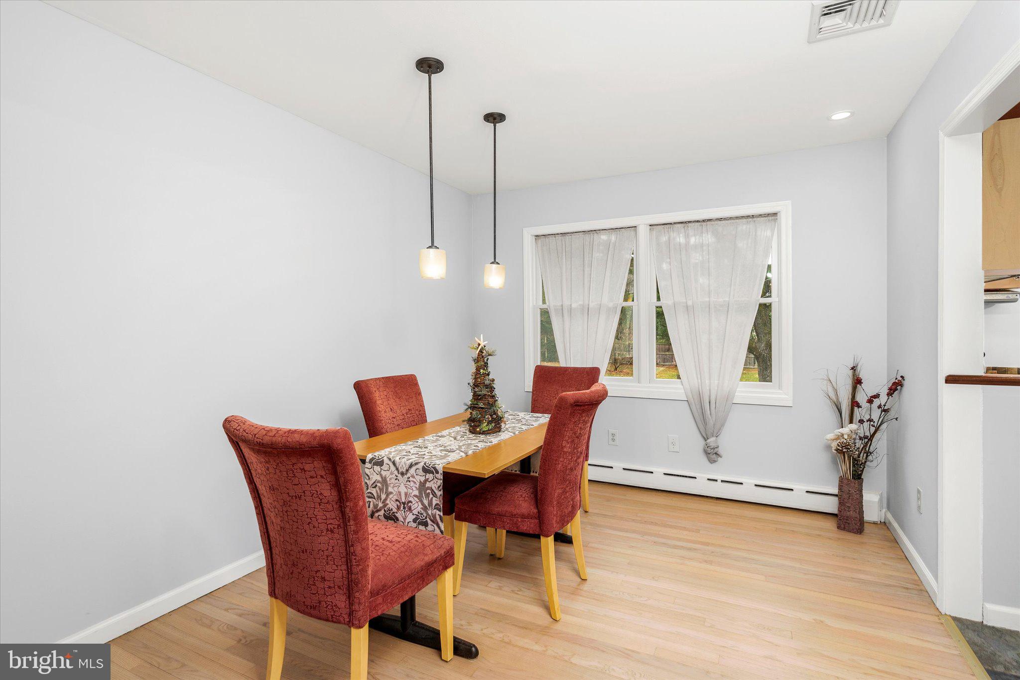 4 Eiker Road Cranbury, NJ 08512 - Photo 6 of 33 Dining Room