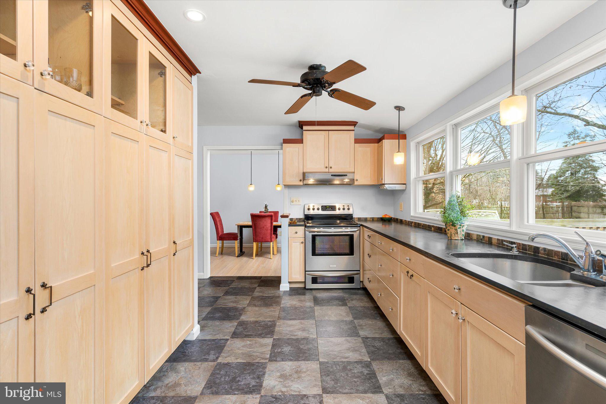 4 Eiker Road Cranbury, NJ 08512 - Photo 8 of 33 Kitchen