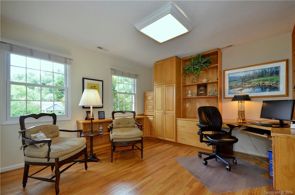 324 Stratford Road Asheville, NC 28804 - Photo 15 of 23 Gallery Image 15