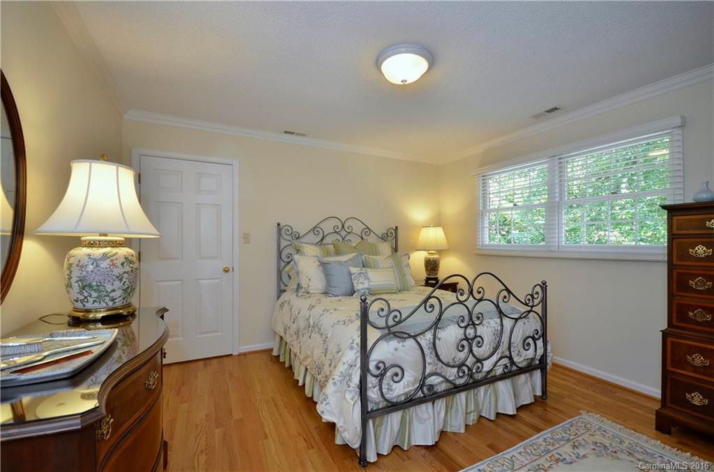 324 Stratford Road Asheville, NC 28804 - Photo 17 of 23 Gallery Image 17
