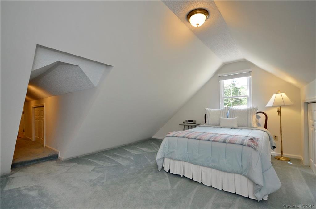 324 Stratford Road Asheville, NC 28804 - Photo 18 of 23 Gallery Image 18