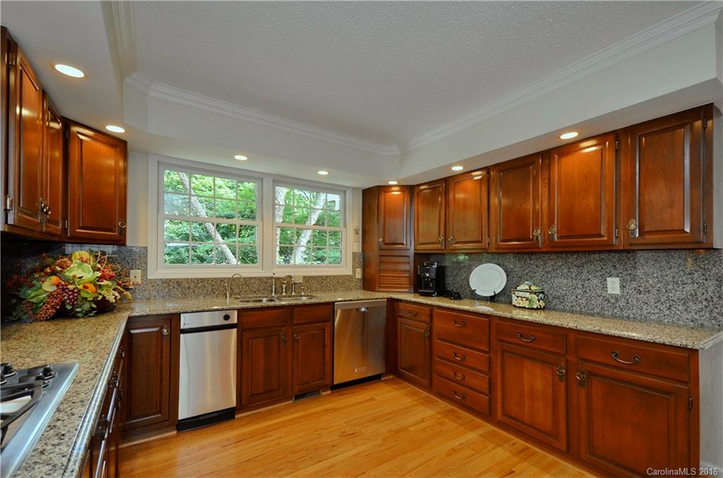 324 Stratford Road Asheville, NC 28804 - Photo 8 of 23 Gallery Image 8