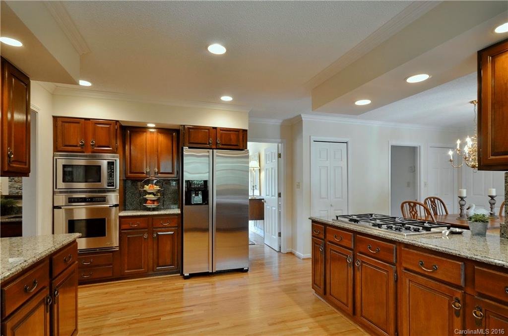 324 Stratford Road Asheville, NC 28804 - Photo 9 of 23 Gallery Image 9