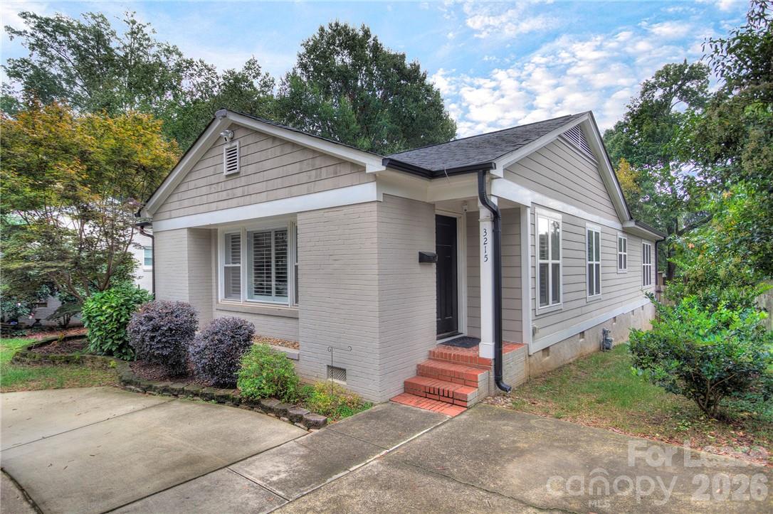 3215 Cambridge Road Charlotte, NC 28209 - Photo 2 of 28