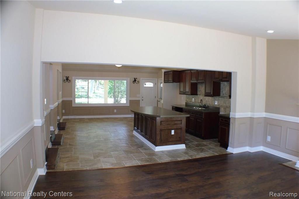 1150 Bangor Road Waterford, MI 48328 - Photo 2 of 14