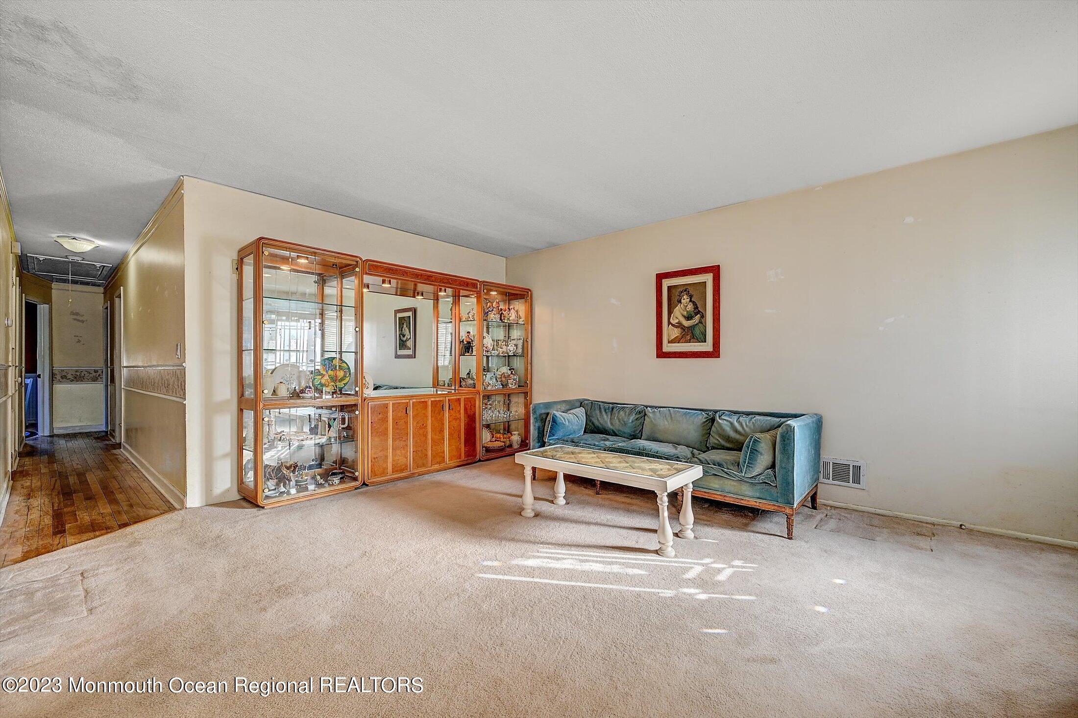 40 Smith Street Howell, NJ 07731 - Photo 3 of 25