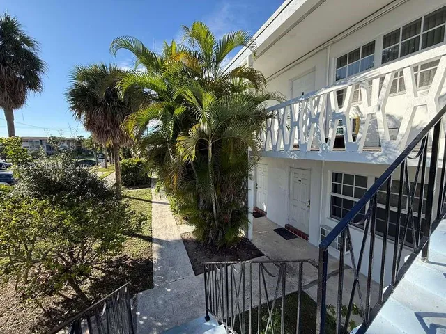 $1,500 | 1451 Northeast 170th Street, Unit 210A, North Miami Beach, FL 33162