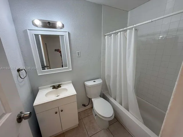 $1,500 | 1451 Northeast 170th Street, Unit 210A, North Miami Beach, FL 33162