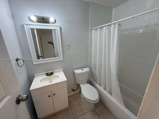 $1,500 | 1451 Northeast 170th Street, Unit 210A, North Miami Beach, FL 33162