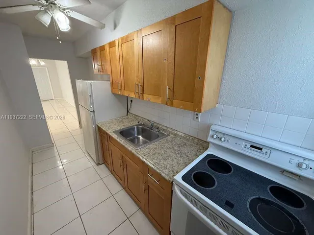 $1,500 | 1451 Northeast 170th Street, Unit 210A, North Miami Beach, FL 33162