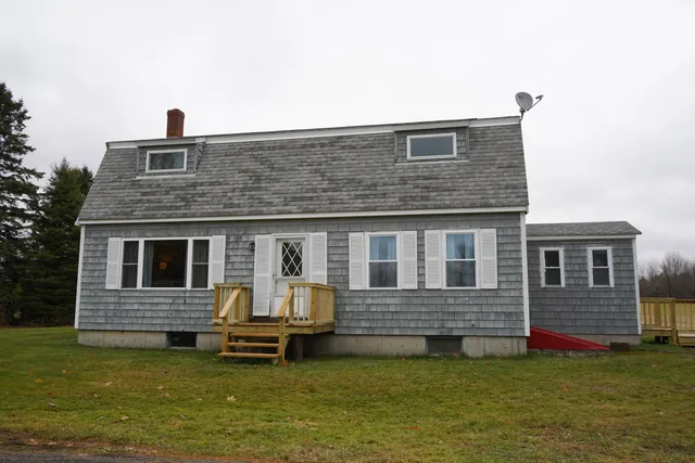 $299,900 | 327 Charleston Road, Dexter, ME 04930
