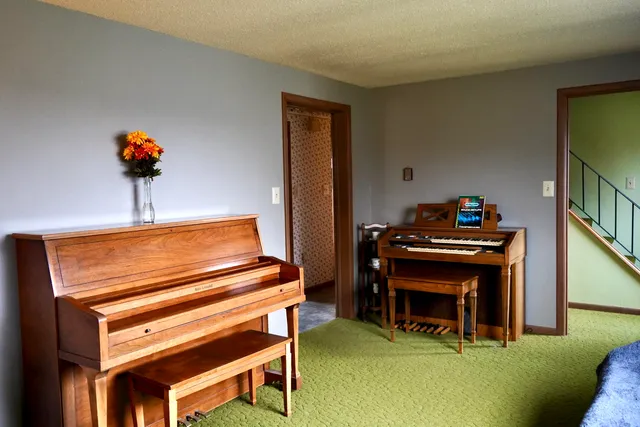 $299,900 | 327 Charleston Road, Dexter, ME 04930