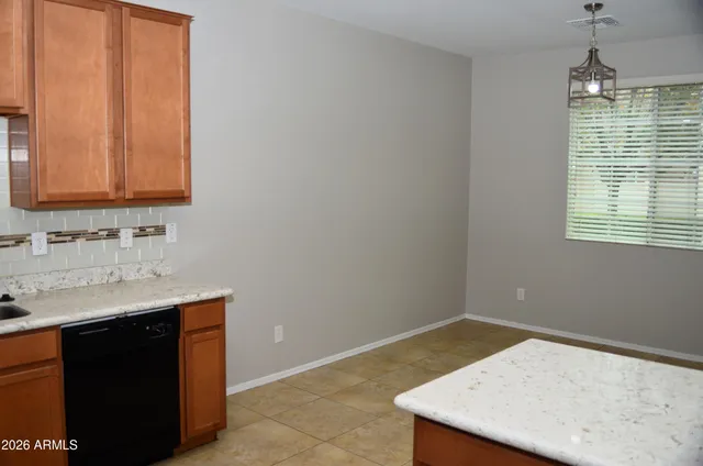 $2,600 | 964 South Almira Avenue, Gilbert, AZ 85296