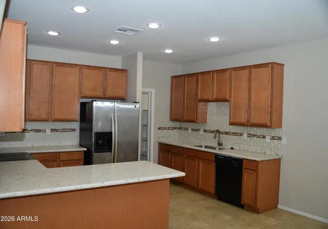 $2,600 | 964 South Almira Avenue, Gilbert, AZ 85296