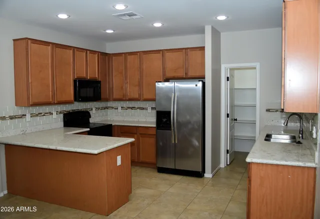 $2,600 | 964 South Almira Avenue, Gilbert, AZ 85296