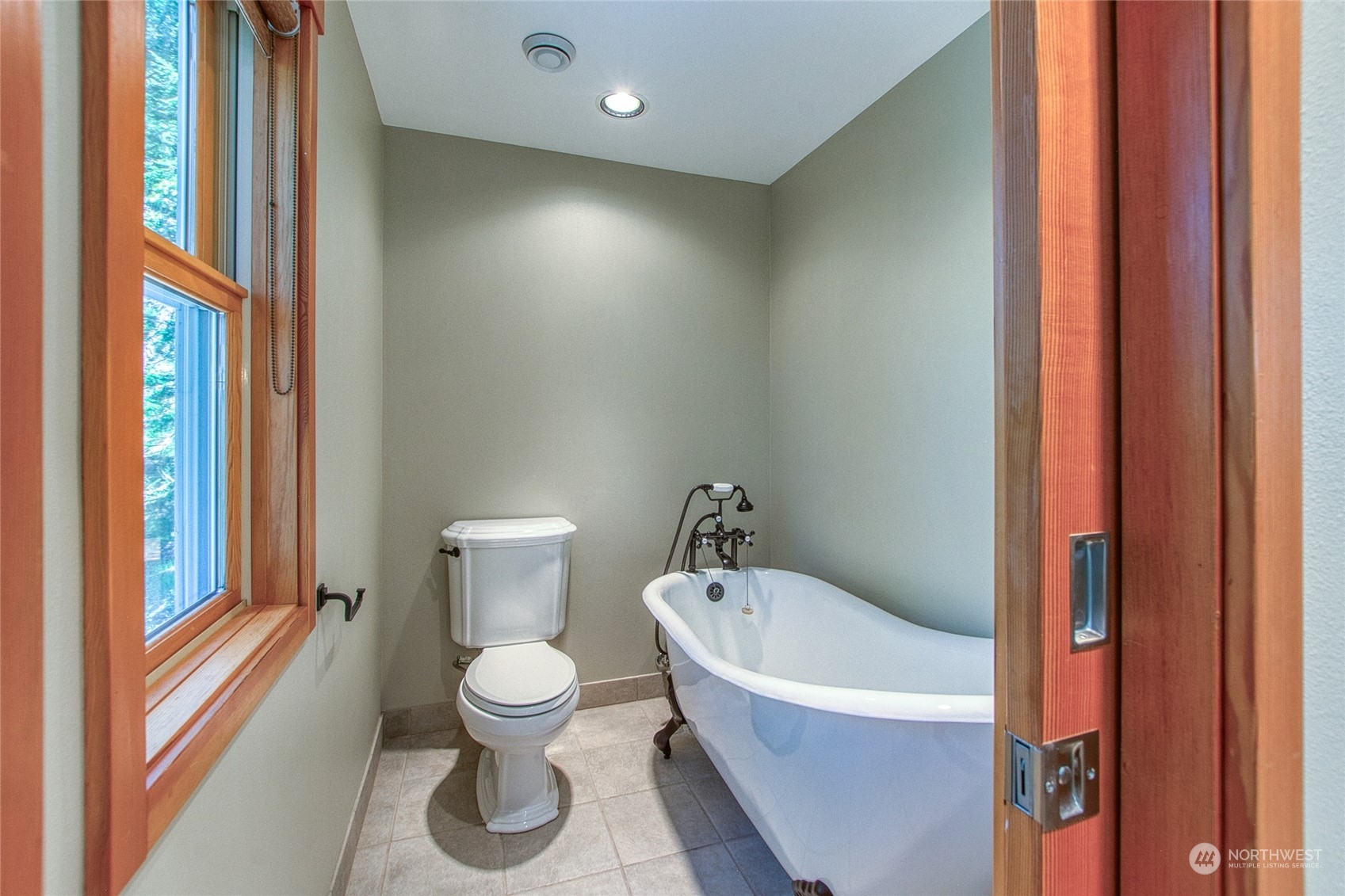 2270 Spring Point Road Orcas Island, WA 98245 - Photo 20 of 40 a bathroom with a toilet and a bathtub