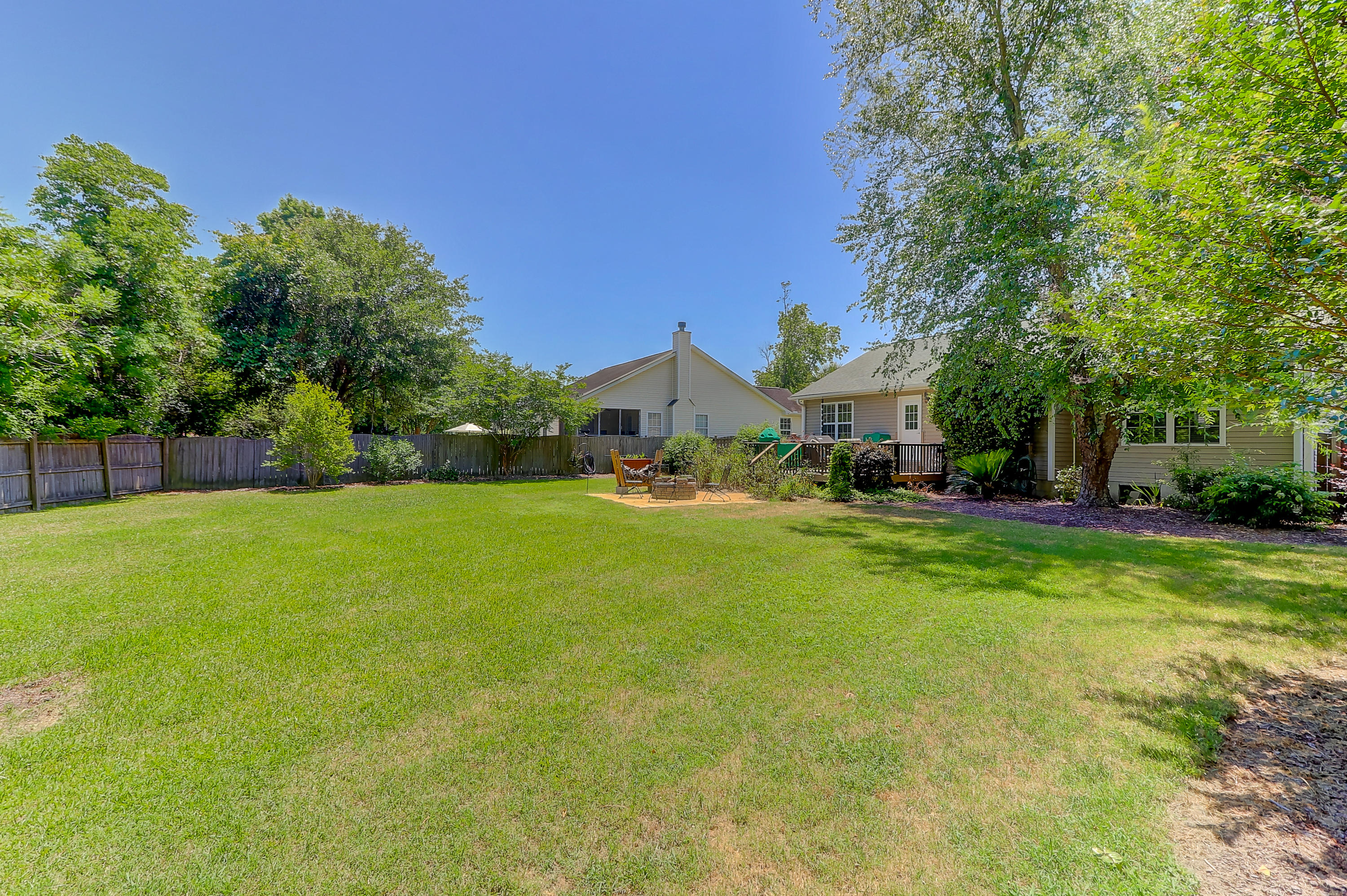 1322 Mapleton Avenue Charleston, SC 29412 - Photo 22 of 33 Large Back Yard