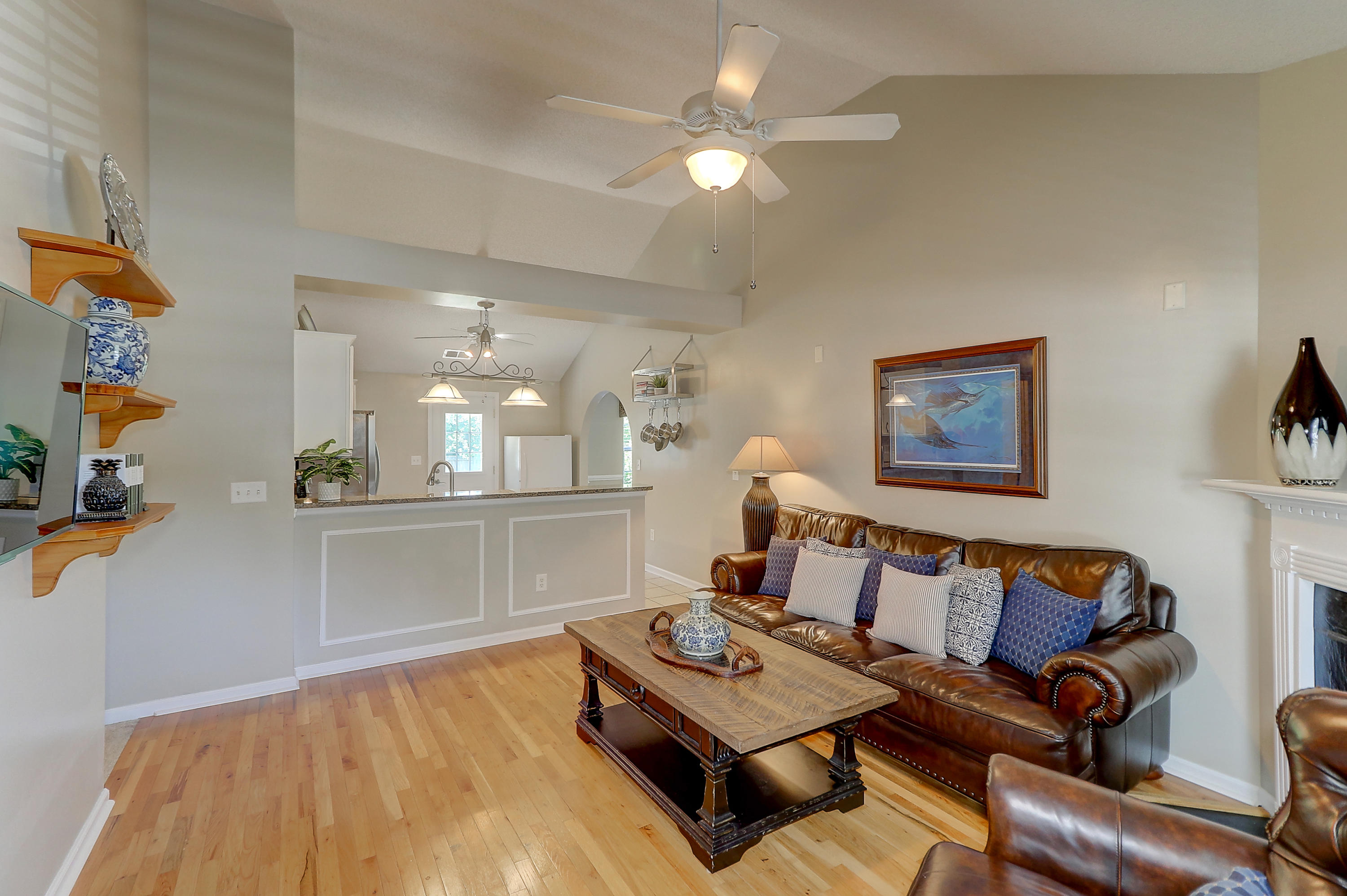 1322 Mapleton Avenue Charleston, SC 29412 - Photo 7 of 33 Living Room