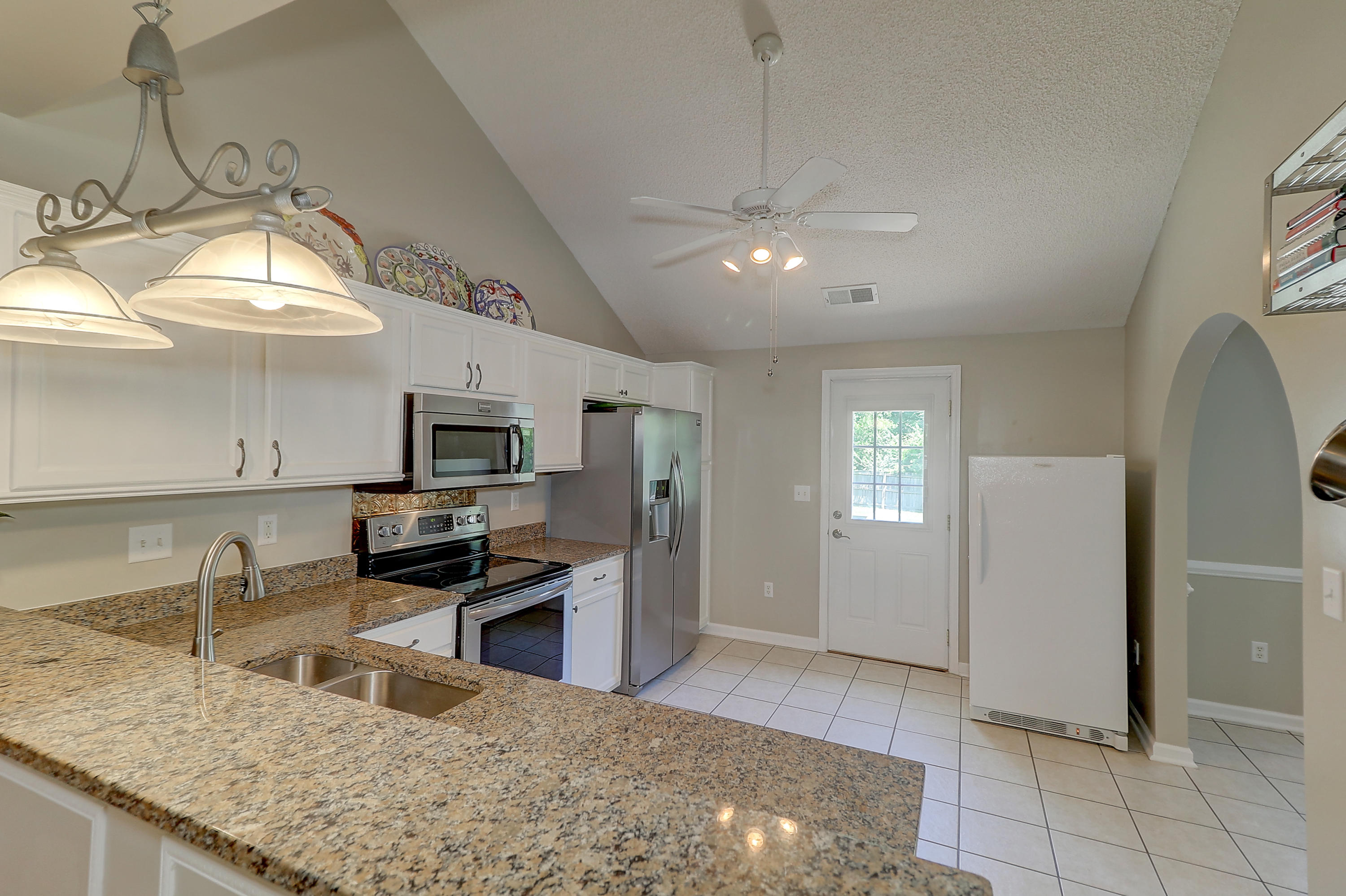 1322 Mapleton Avenue Charleston, SC 29412 - Photo 9 of 33 Kitchen