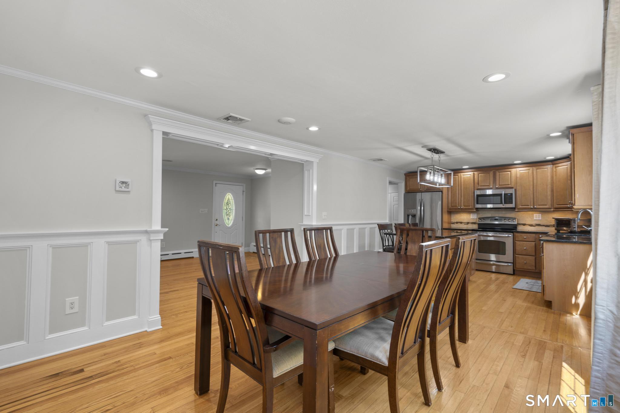 180 Tom Swamp Road Hamden, CT 06518 - Photo 7 of 40