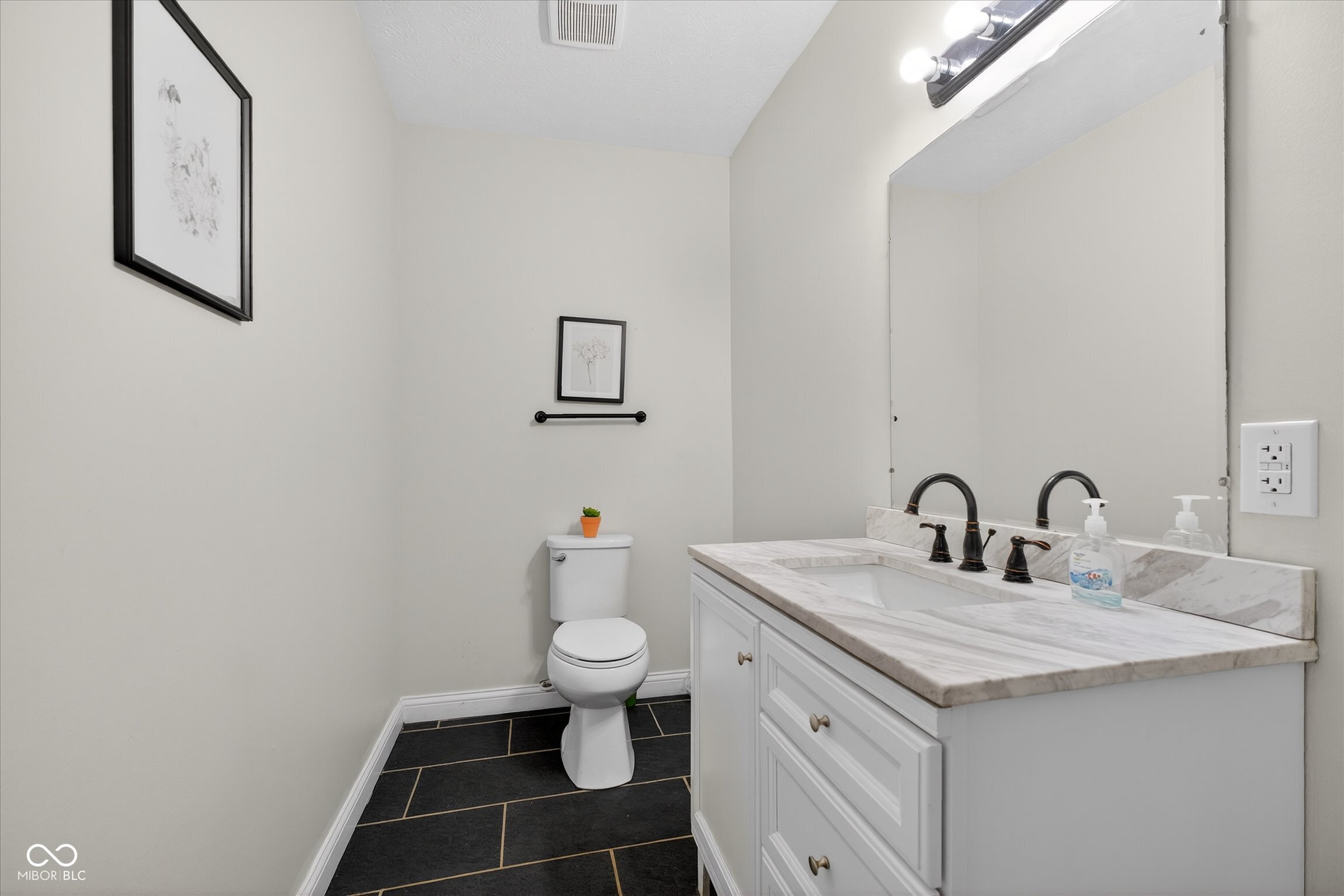 444 Keystone Avenue Indianapolis, IN 46201 - Photo 16 of 34