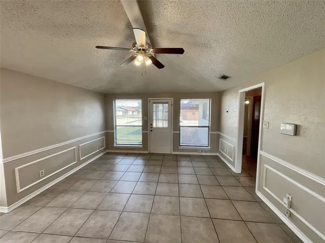 $1,450 | 1107 Valley View Drive, Glenn Heights, TX 75154