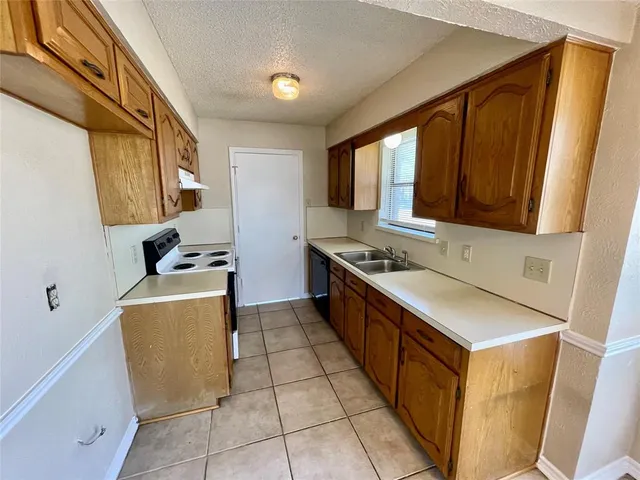 $1,450 | 1107 Valley View Drive, Glenn Heights, TX 75154