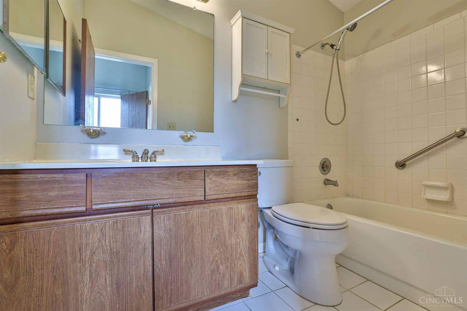 9315 Winton Road, Unit 7 Cincinnati, OH 45231 - Photo 18 of 28