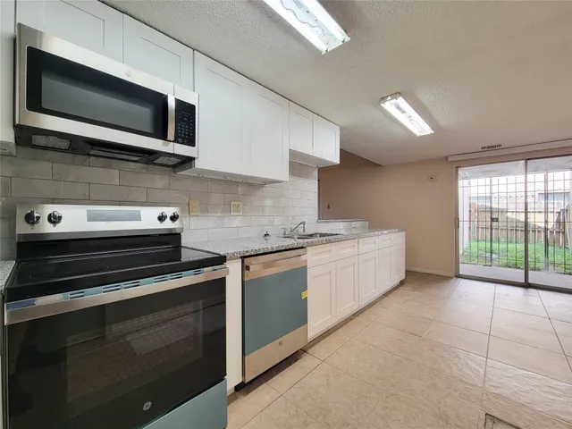 $1,800 | 1210 New Tree Lane, Missouri City, TX 77489