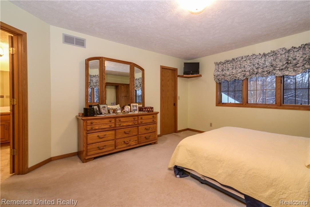 12264 Raelyn Hills Drive Perry, MI 48872 - Photo 25 of 46 DSC_4120.jpg
