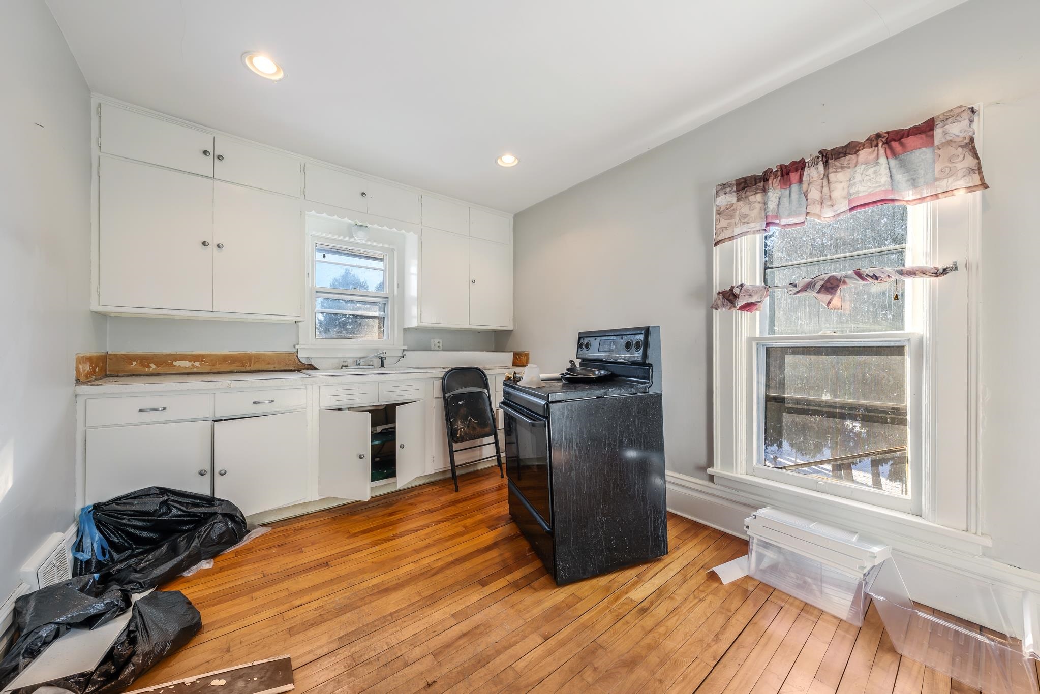 1217 Jackson Street Oshkosh, WI 54901 - Photo 11 of 25