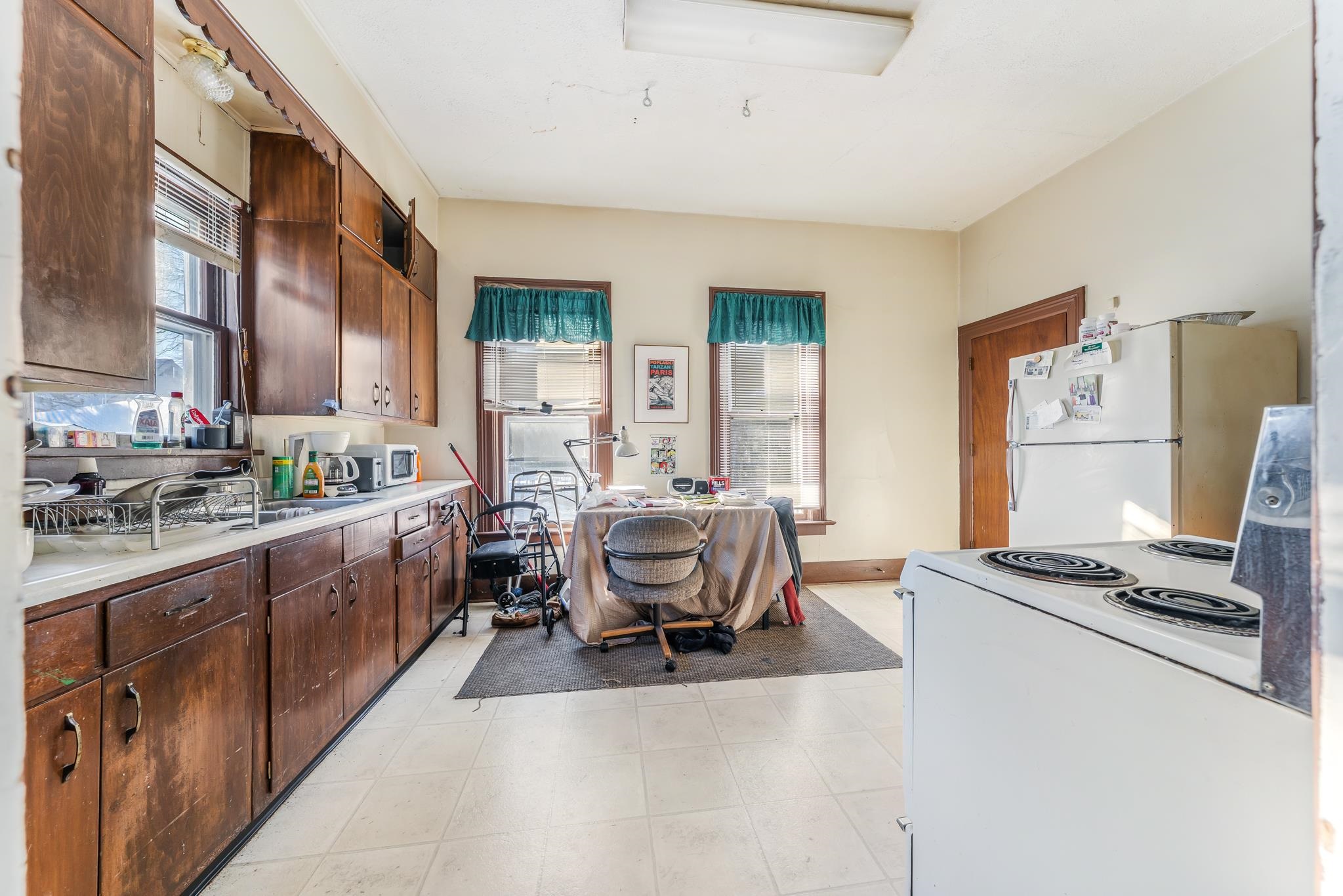 1217 Jackson Street Oshkosh, WI 54901 - Photo 6 of 25