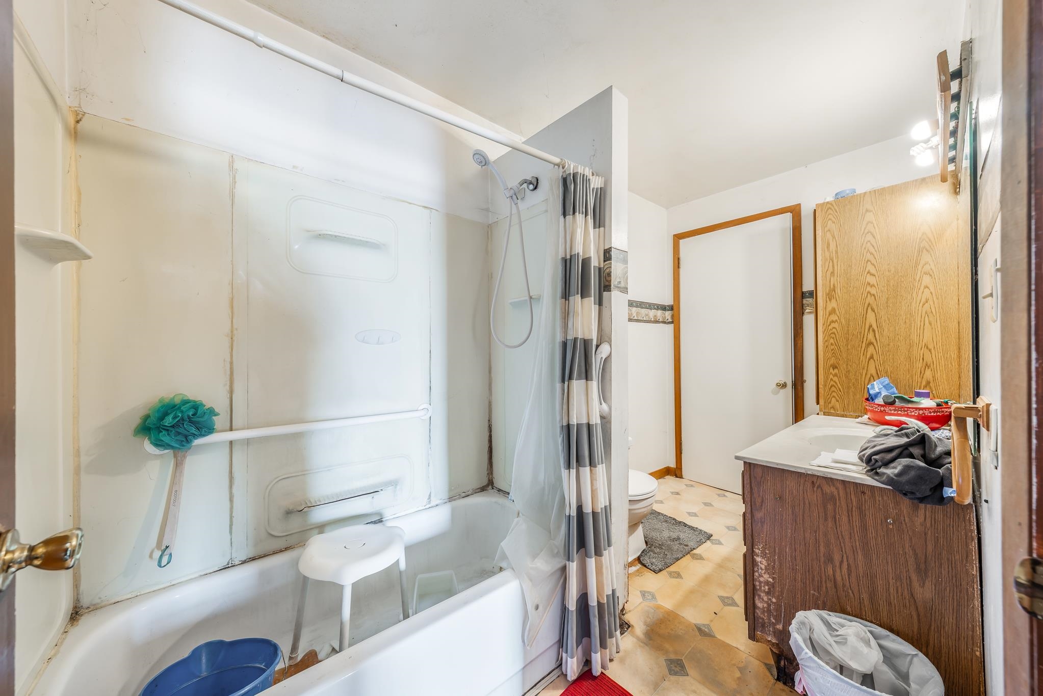 1217 Jackson Street Oshkosh, WI 54901 - Photo 9 of 25