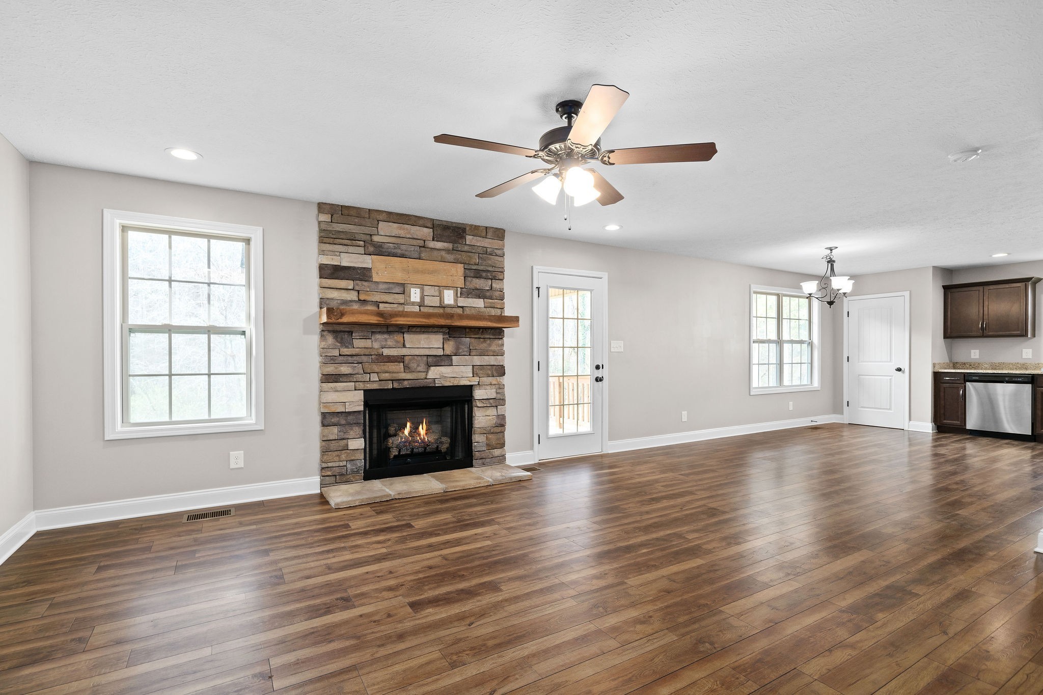 1709 Rains Road Clarksville, TN 37042 - Photo 5 of 27 Gallery Image 5