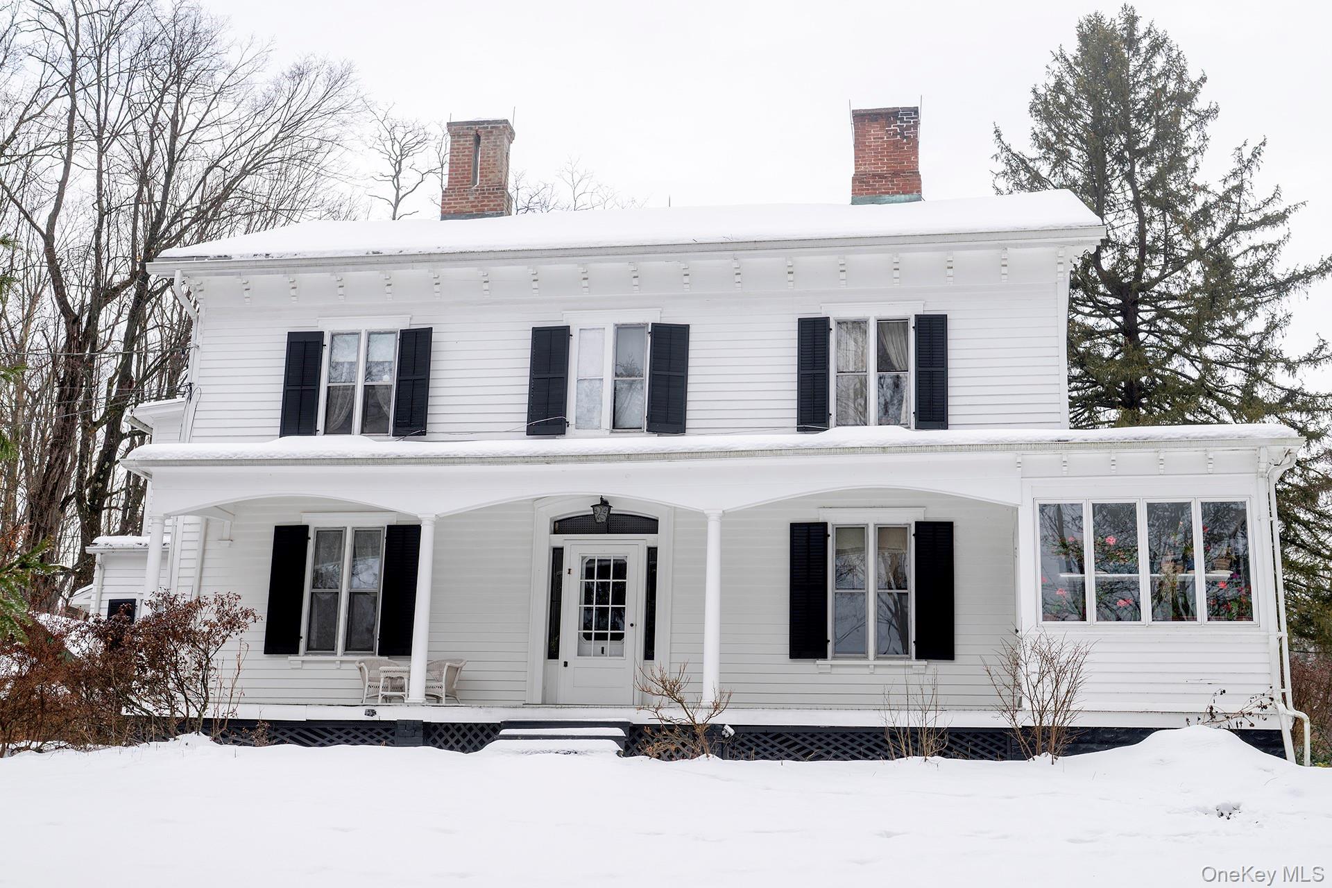 819 Van Wagner Road Poughkeepsie, NY 12601 - Photo 12 of 44 a front view of a building