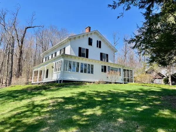 $975,000 | 819 Van Wagner Road, Poughkeepsie, NY 12601