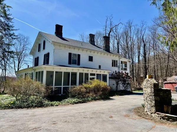 $975,000 | 819 Van Wagner Road, Poughkeepsie, NY 12601