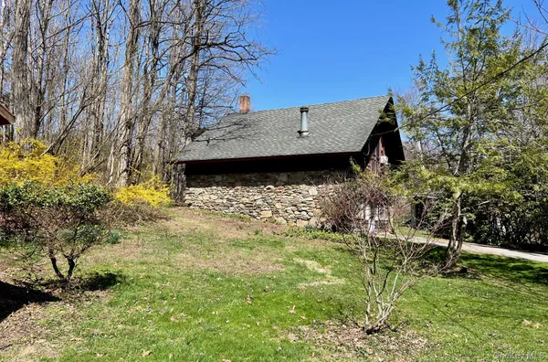 $975,000 | 819 Van Wagner Road, Poughkeepsie, NY 12601