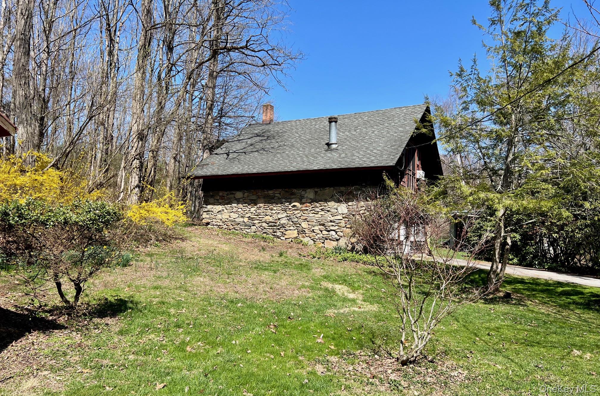 819 Van Wagner Road Poughkeepsie, NY 12601 - Photo 31 of 43
