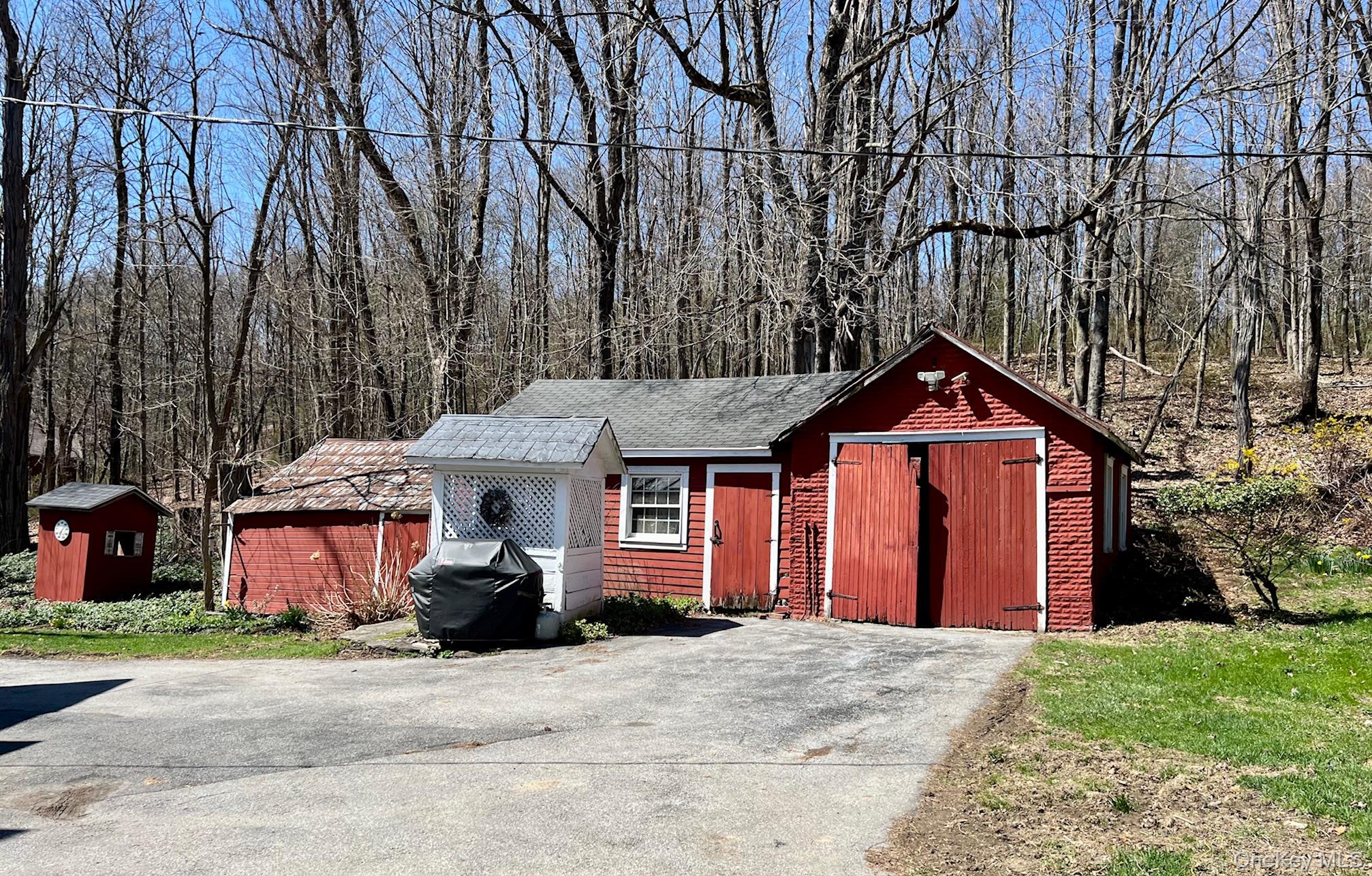 819 Van Wagner Road Poughkeepsie, NY 12601 - Photo 32 of 43