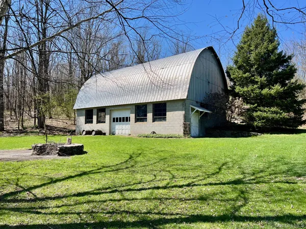 $975,000 | 819 Van Wagner Road, Poughkeepsie, NY 12601